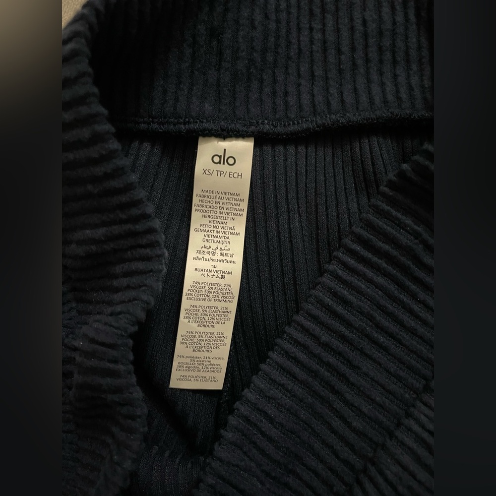 Alo Yoga NWT Muse Wide Leg Pants Navy Blue Relax Fit Size XS Front Pockets - Picture 10 of 10